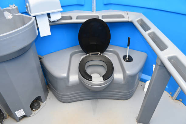 Porta potty delivery and setup in Kingsburg, CA